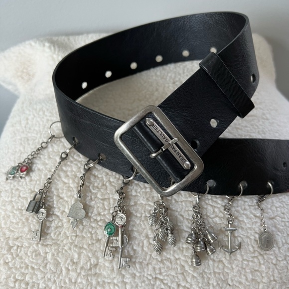 小物 Jean Paul Gaultier Studs leather belt Jean Paul Gaultier | Accessories | Jean Paul Gaultier Charm Belt